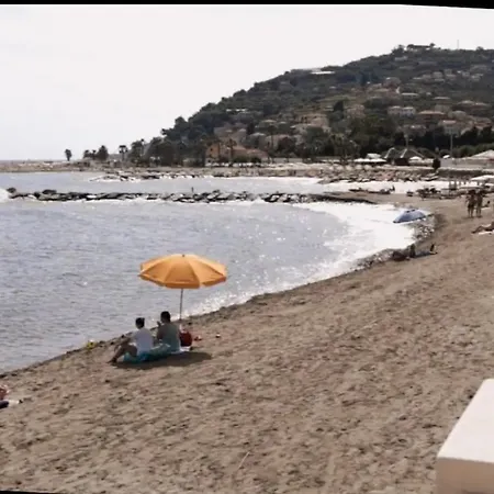 La Casetta Di Marta Sul Mare Nyaraló Imperia