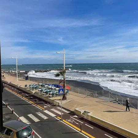 Semesterbostad La Casetta Di Marta Sul Mare Imperia